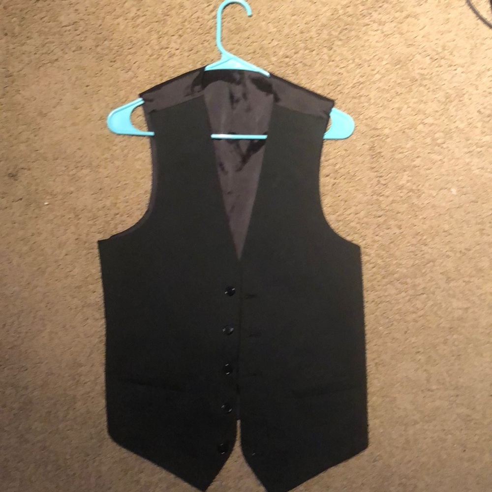 Apt.9  Vest